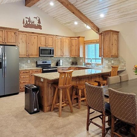Outdoor Adventure Hub About 20 Miles To Yellowstone! Island Park Exterior photo
